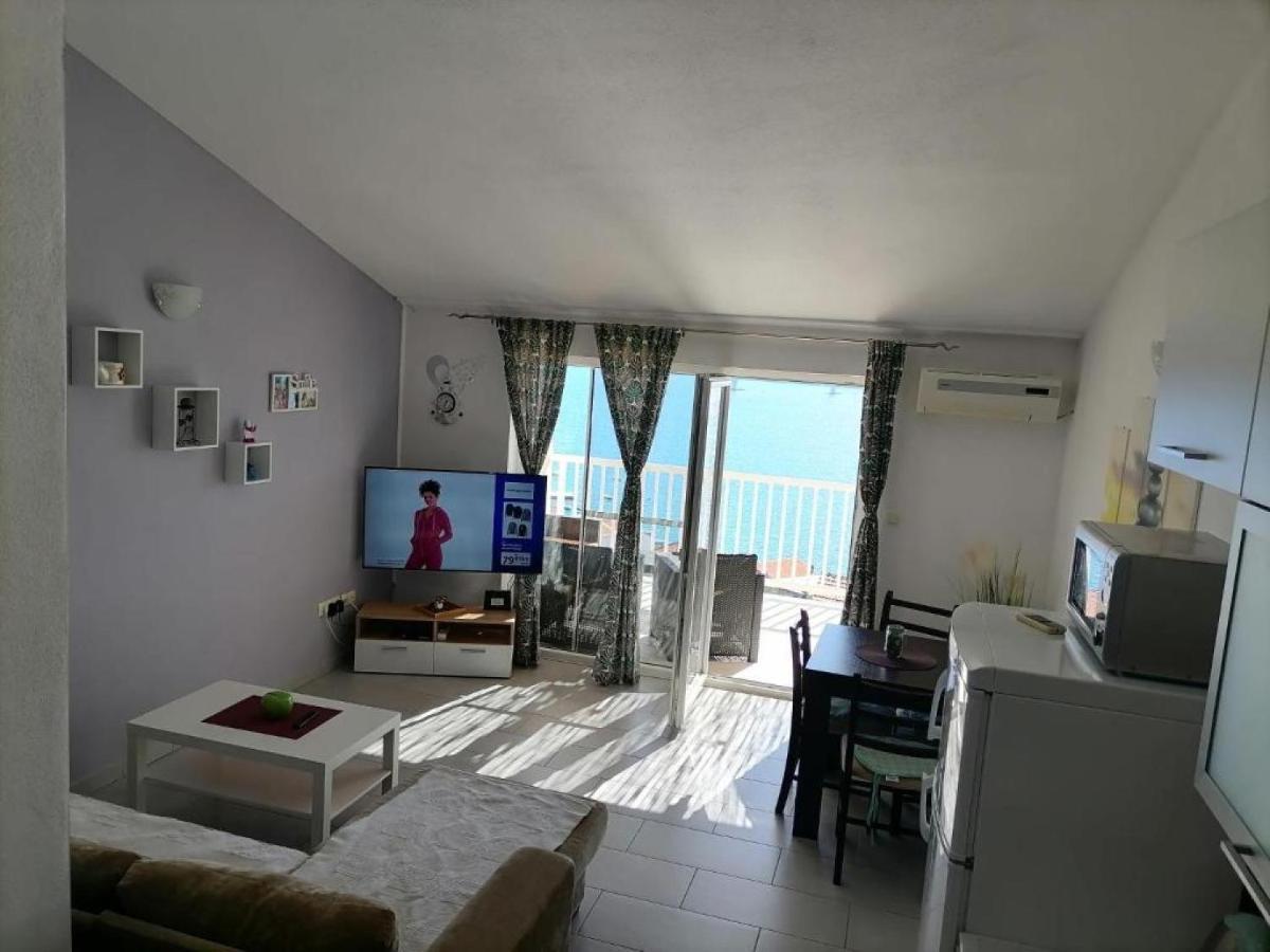 Apartman Sutalo Komarna Kültér fotó